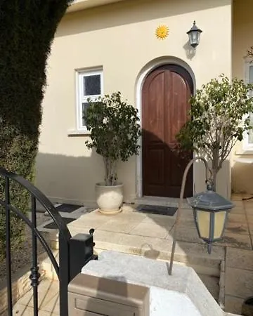Hous With Swimming Pool