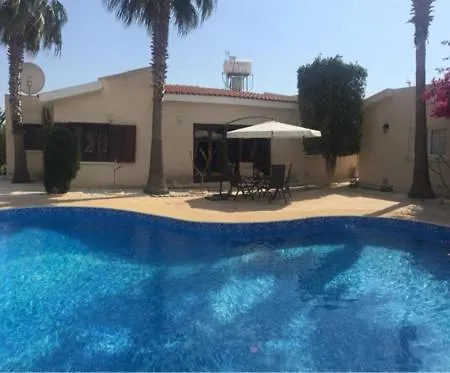 Hous With Swimming Pool Holiday home